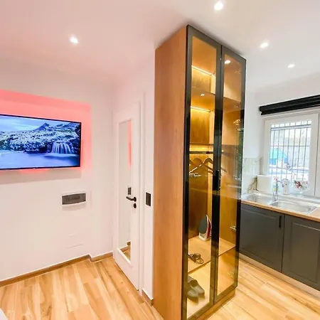 Matisse No14 - Center * Tirana