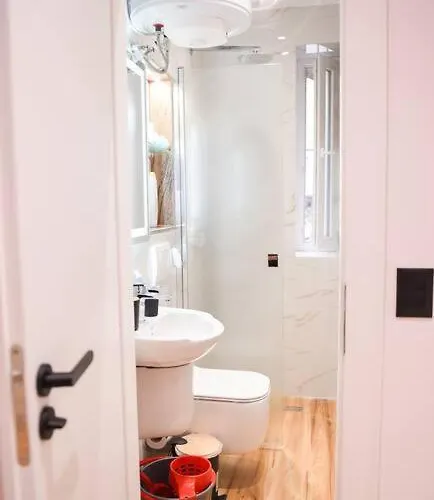 Matisse No14 - Center * Tirana